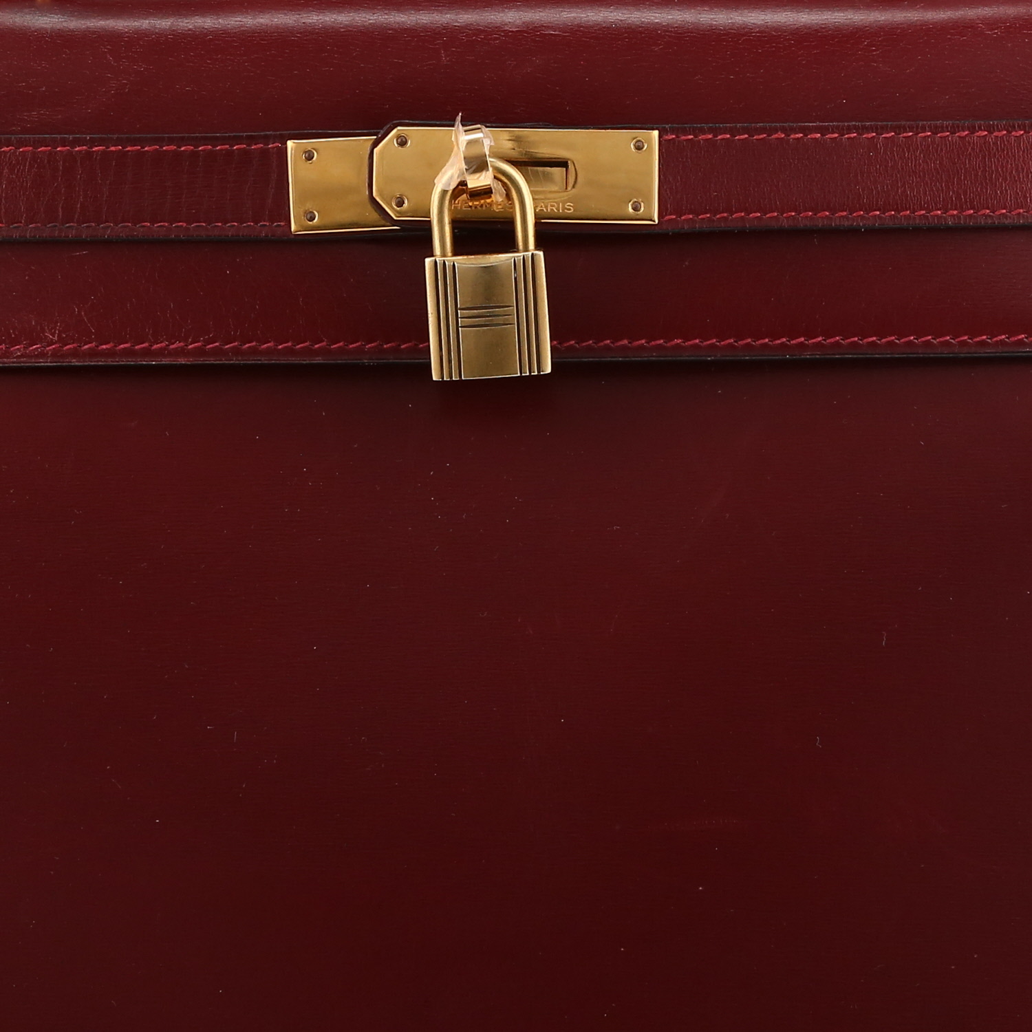Hermès  Kelly 28 cm handbag  in red H box leather - Detail D1