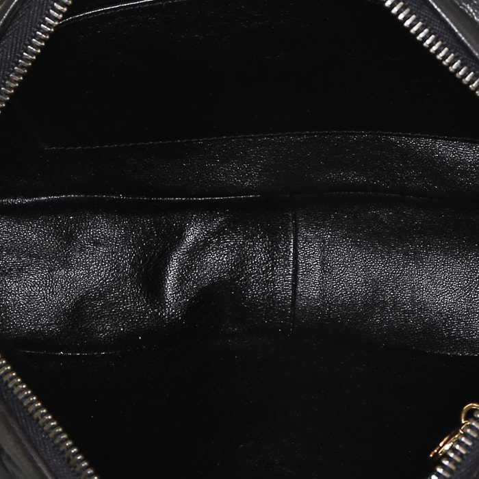 Sac bandoulière Chanel  Vintage en cuir matelassé noir - Detail D2