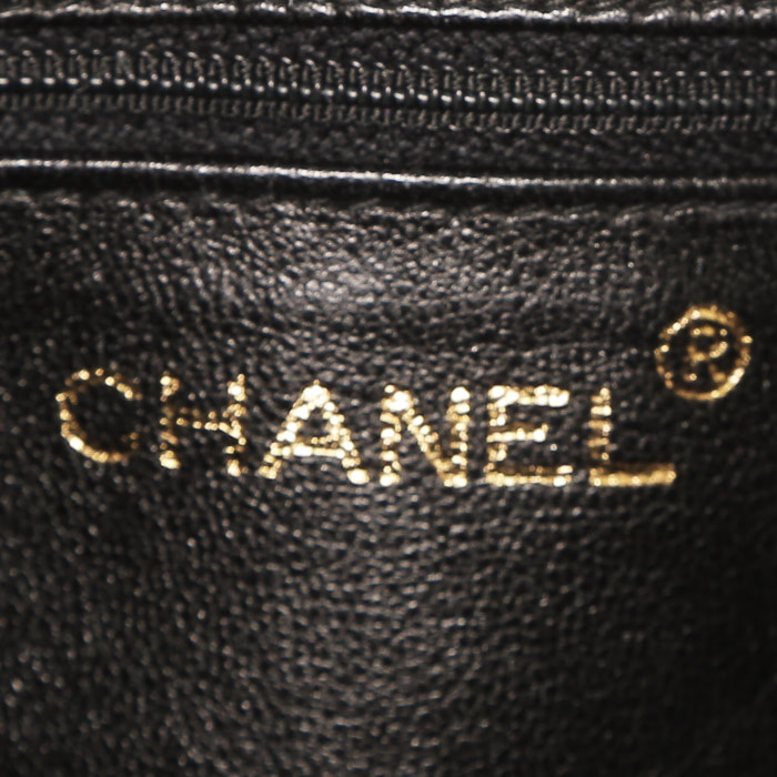 Chanel  Vintage shoulder bag  in black quilted leather - Detail D3
