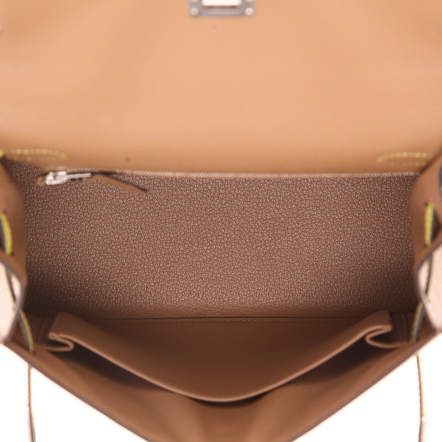Bolso de mano Hermès  Kelly 25 cm en cuero epsom tricolor beige Chai malva Sylvestre y amarillo Lime - Detail D3