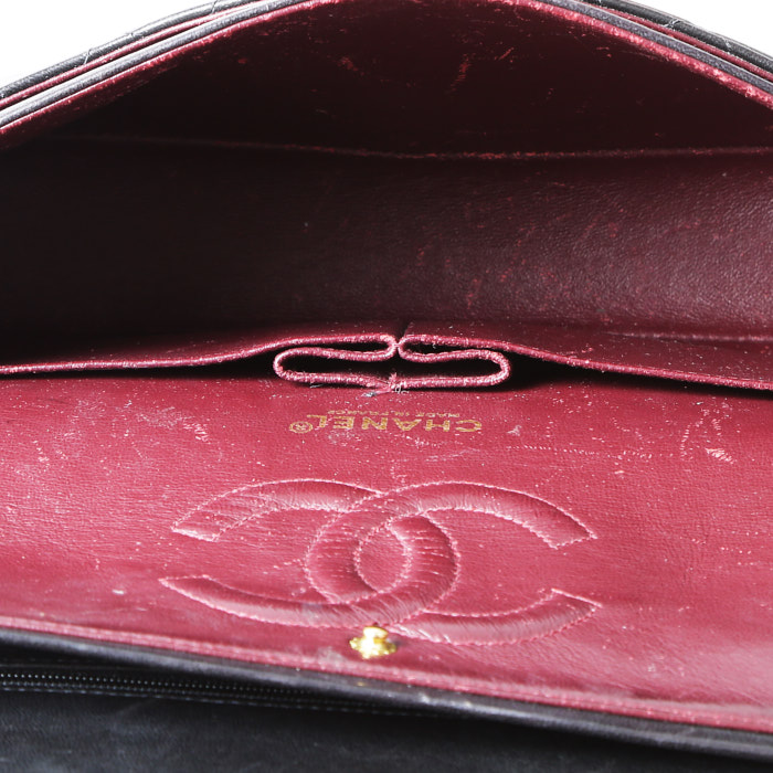 Chanel  Timeless Classic handbag  in black quilted leather - Detail D3