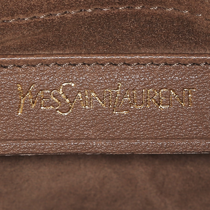 Bolso bandolera Saint Laurent  Muse Two modelo pequeño  en cuero bicolor color topo y beige - Detail D4