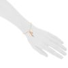 Bracelet Hermès Kelly Clochette petit modèle en or rose - Detail D1 thumbnail