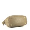 Louis Vuitton   handbag  in taupe mahina leather - Detail D5 thumbnail