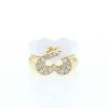 Anello trasformabile Poiray Sceau de Coeurs in oro giallo, diamanti e ceramica bianco - 360 thumbnail