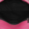 Bolso de mano Chanel  Timeless en charol acolchado rosa - Detail D3 thumbnail