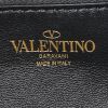Sac à main Valentino Garavani   en cuir noir - Detail D4 thumbnail