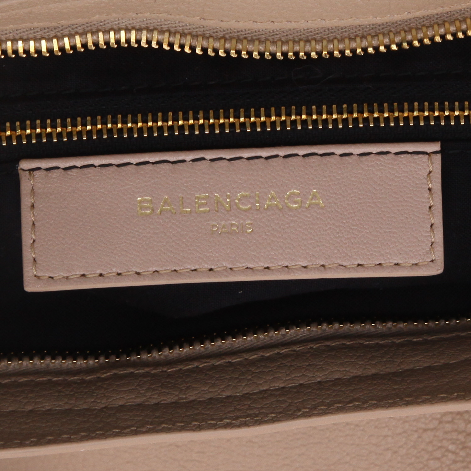 Bolso de mano Balenciaga  City en cuero beige - Detail D9