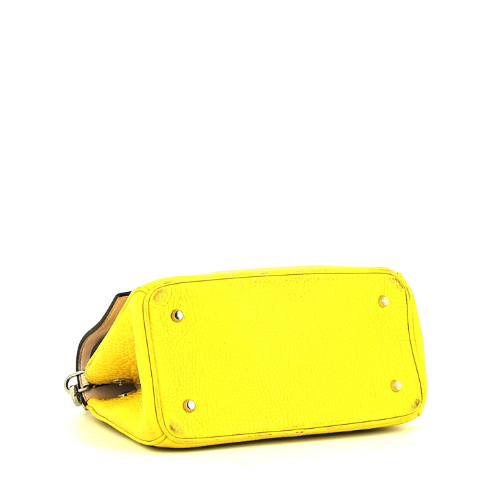Bolso de mano Dior  Be Dior en cuero amarillo - Detail D5