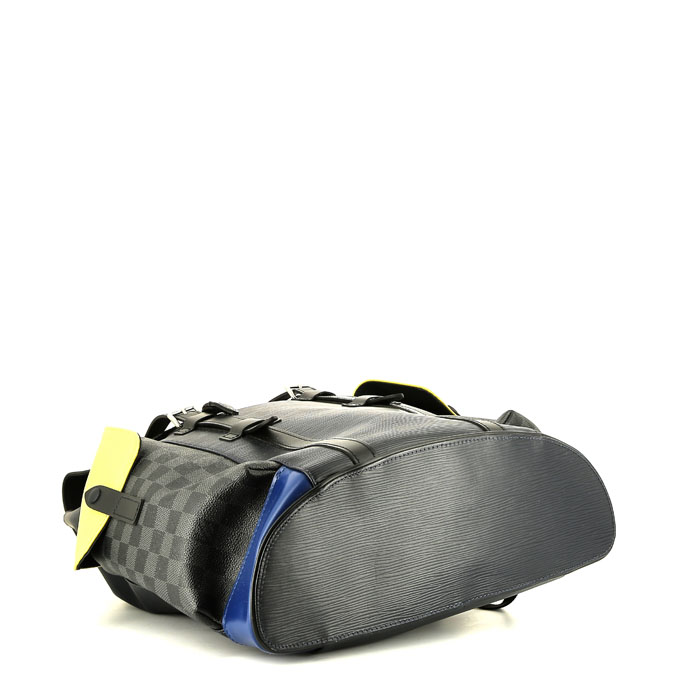 Sac à dos Louis Vuitton  Christopher en cuir épi noir jaune et bleu et toile damier noire - Detail D4