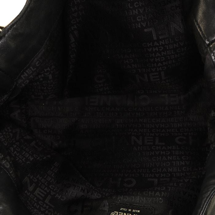 Bolso Cabás Chanel  Vintage en cuero negro - Detail D2