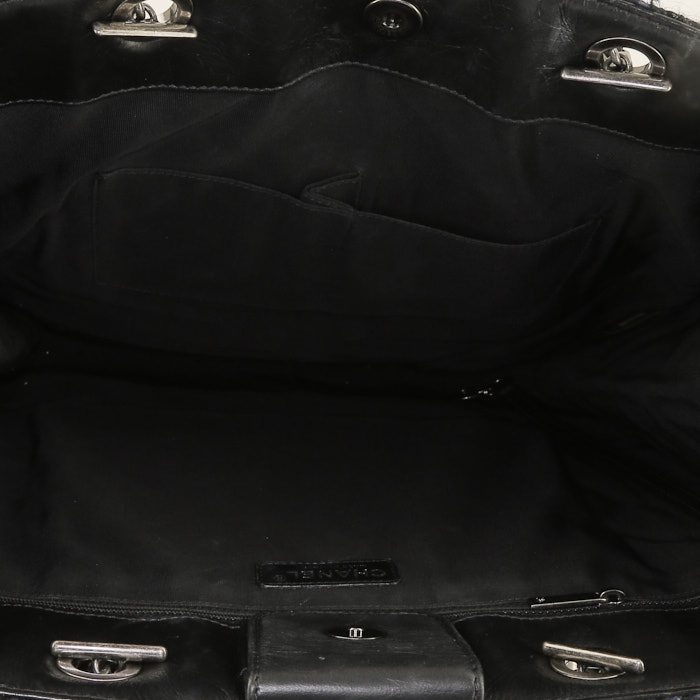 Chanel  Grand Shopping shopping bag  in black quilted leather  and blue tweed - Detail D2