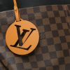 Shopping bag Louis Vuitton  Maida Hobo in tela a scacchi ebana e pelle nera - Detail D1 thumbnail