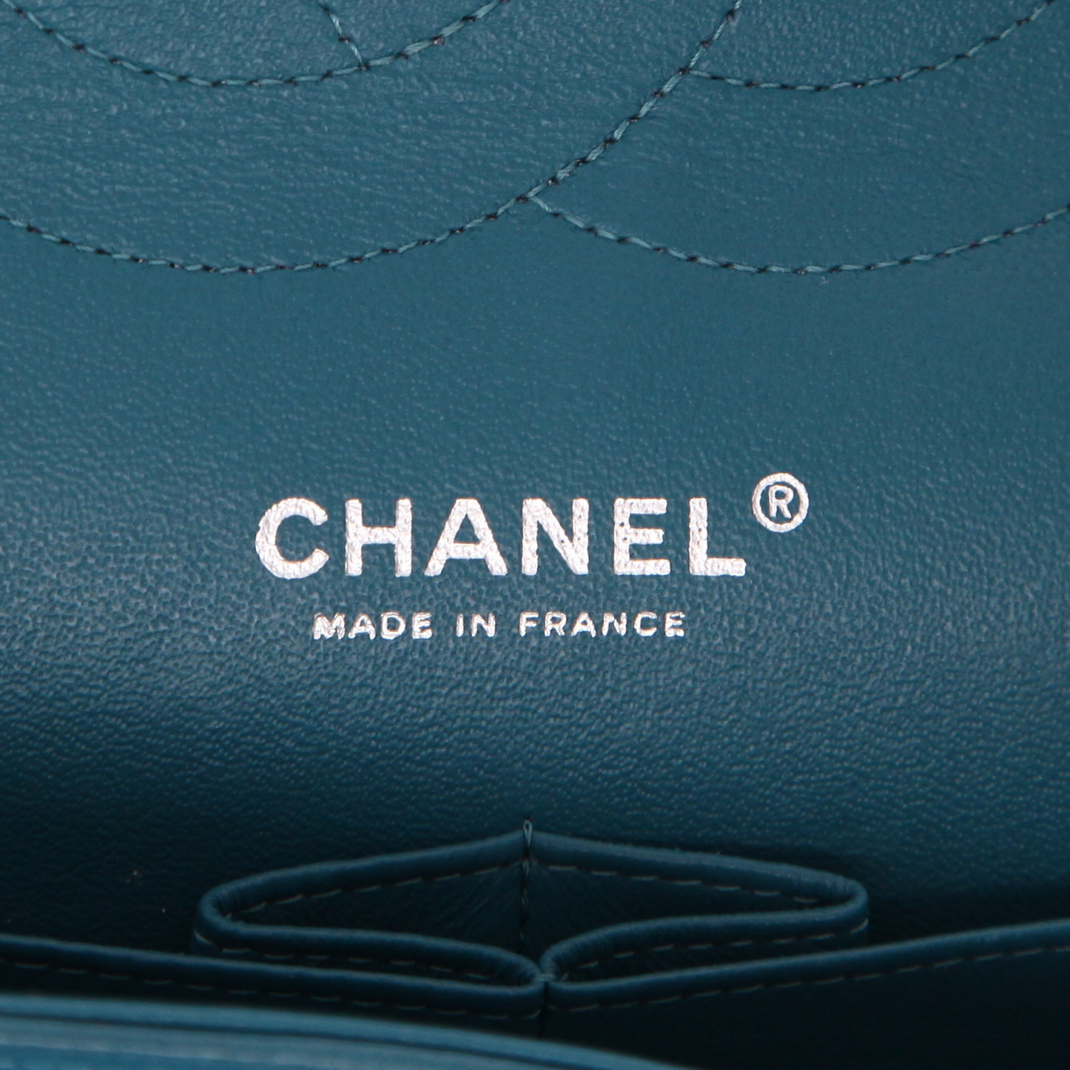 Sac bandoulière Chanel  Timeless Jumbo en cuir matelassé bleu - Detail D2