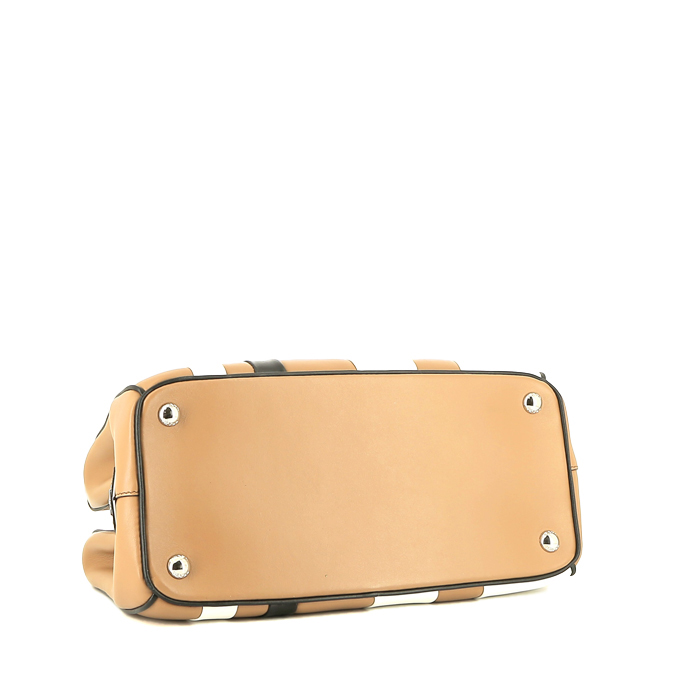 Sac à main Prada   en cuir tricolore beige blanc et noir - Detail D4
