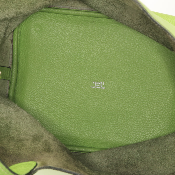 Bolso de mano Hermès  Picotin en cuero togo verde - Detail D2