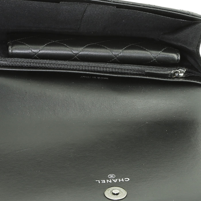 Chanel   pouch  in black quilted leather - Detail D2
