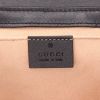 Bolso bandolera Gucci  GG Marmont mini  en cuero acolchado negro beige y color burdeos - Detail D2 thumbnail