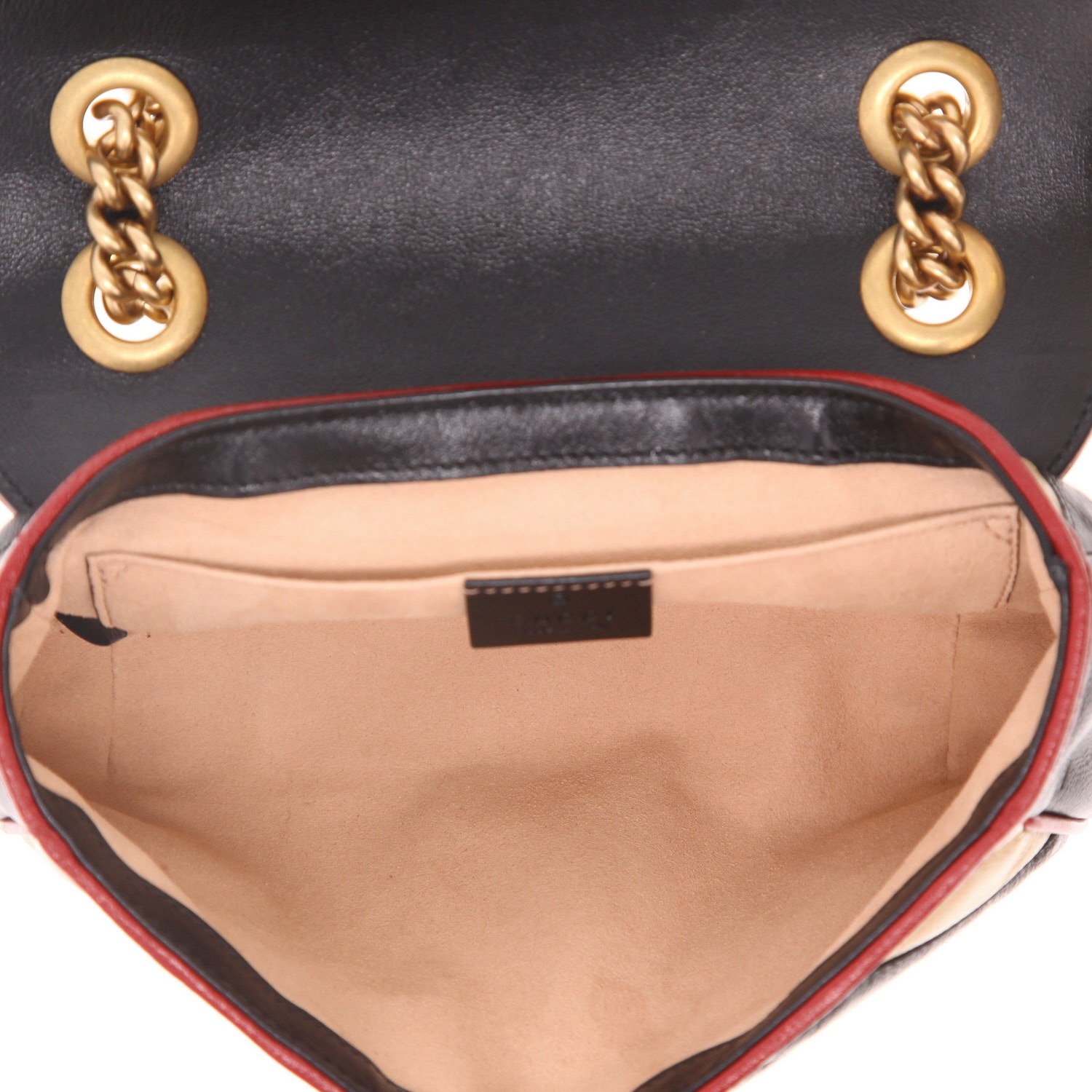 Bolso bandolera Gucci  GG Marmont mini  en cuero acolchado negro beige y color burdeos - Detail D3