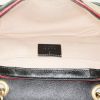 Bolso bandolera Gucci  GG Marmont en cuero acolchado negro beige y color burdeos - Detail D3 thumbnail