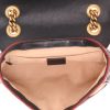 Bolso bandolera Gucci  GG Marmont mini  en cuero acolchado negro beige y color burdeos - Detail D3 thumbnail