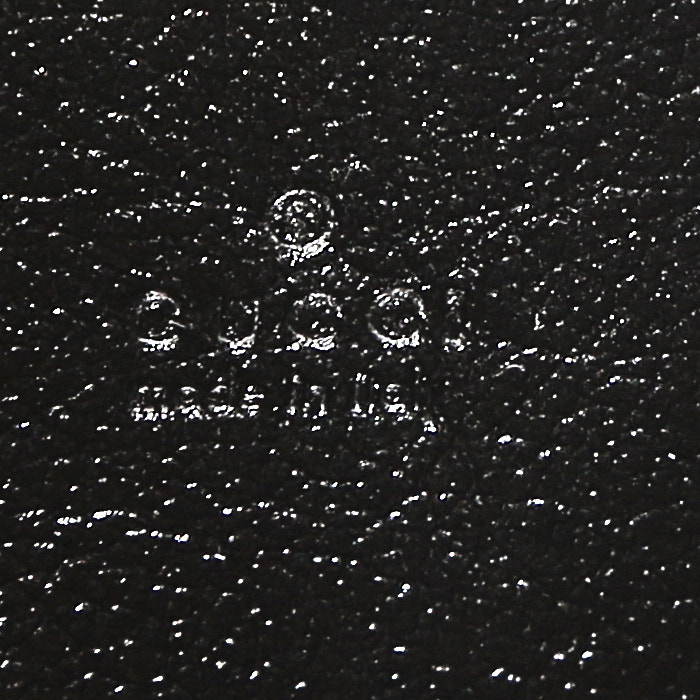 Sac bandoulière Gucci  GG Marmont en cuir matelassé noir et doré - Detail D3