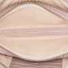 Bolso bandolera Gucci  GG Marmont Camera en cuero acolchado con motivos de espigas beige - Detail D2 thumbnail