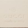Bolso bandolera Gucci  GG Marmont Camera en cuero blanco - Detail D4 thumbnail