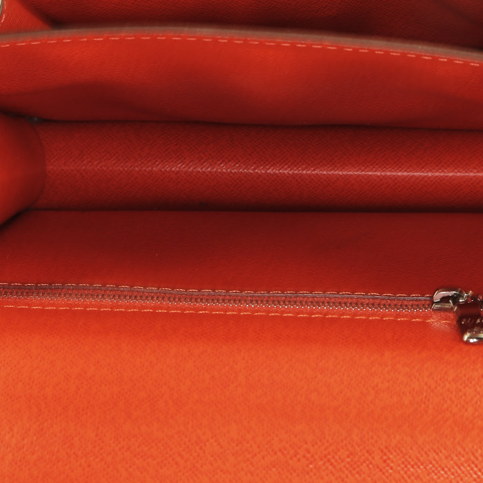 Louis Vuitton  Monceau shoulder bag  in orange epi leather - Detail D3