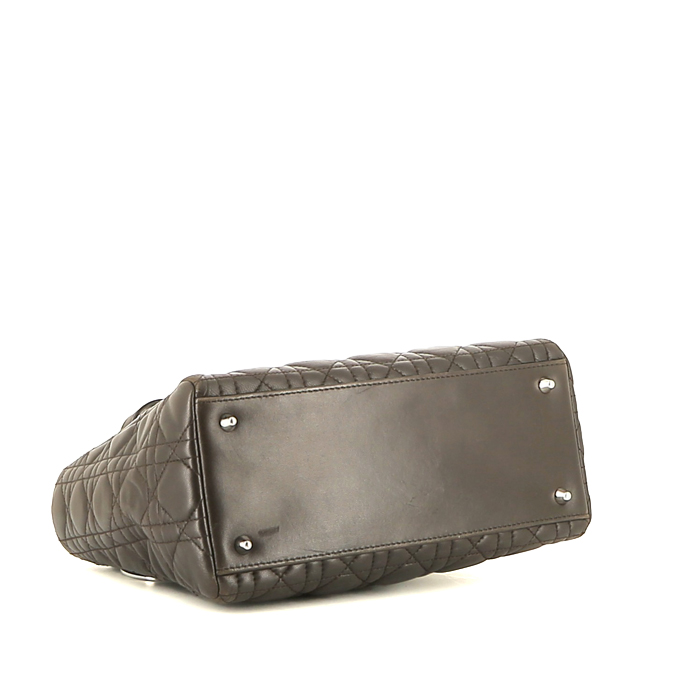 Bolso de mano Dior  Lady Dior en cuero cannage marrón - Detail D5