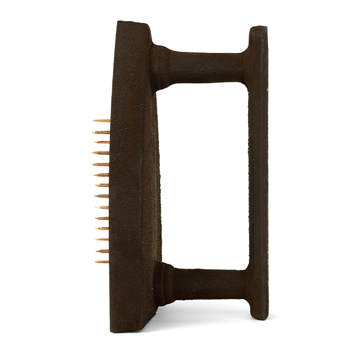 Man Ray, “Cadeau”, bronze and nails sculpture, signed and numbered, of 1921/1974 - Detail D1