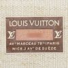 Sombrerera Louis Vuitton   en lona Monogram marrón y cuero natural - Detail D3 thumbnail