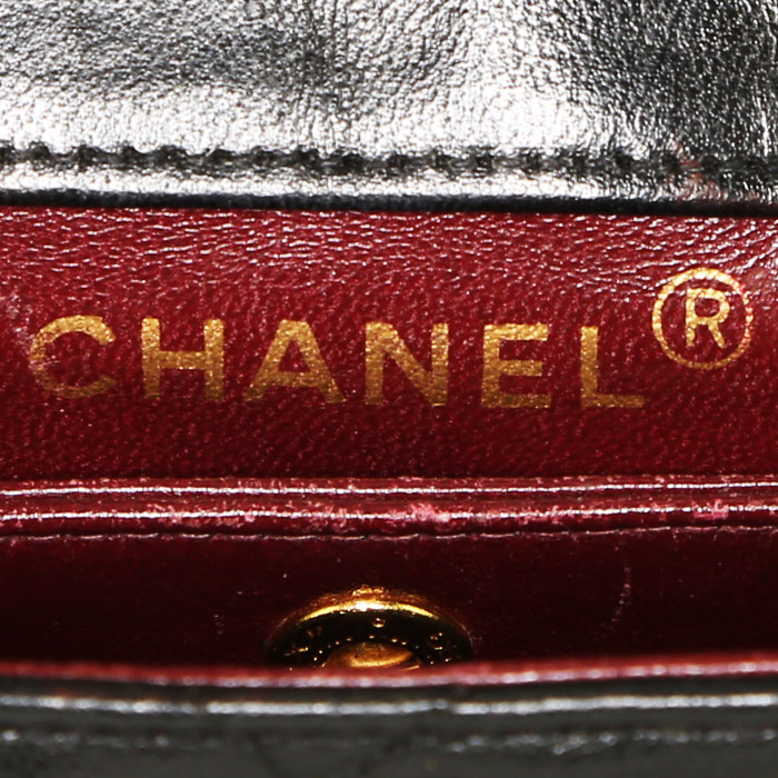 Sac à main Chanel  Vintage en cuir matelassé noir - Detail D4