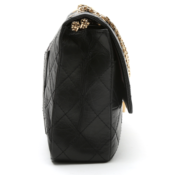 Chanel  Chanel 2.55 shoulder bag  in black quilted leather - Detail D7