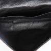 Bolsito-cinturón Chanel  Pochette ceinture en cuero granulado negro - Detail D8 thumbnail