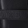 Bolsito-cinturón Chanel  Pochette ceinture en cuero granulado negro - Detail D9 thumbnail