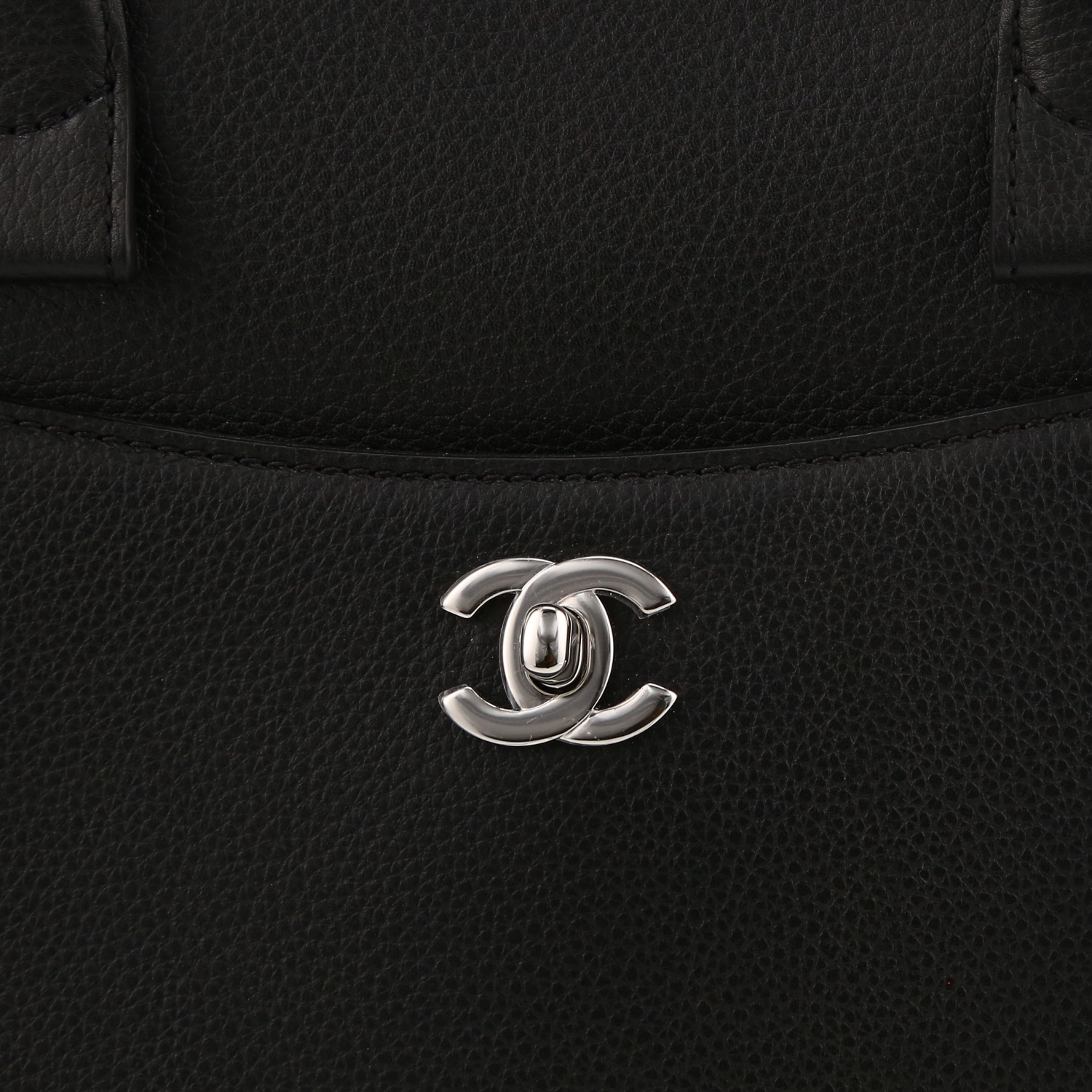 Sac cabas Chanel  Executive en cuir grainé noir - Detail D1