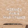 Bolso bandolera Hermès  Mini Evelyne en cuero taurillon clémence chai - Detail D3 thumbnail