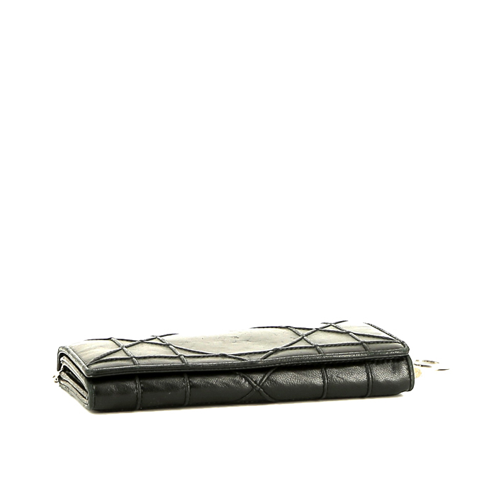 Dior   handbag  in black leather - Detail D4