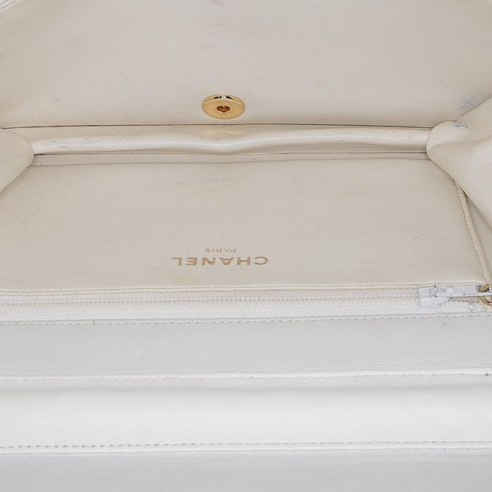 Sac à main Chanel  Mademoiselle en cuir matelassé blanc - Detail D2