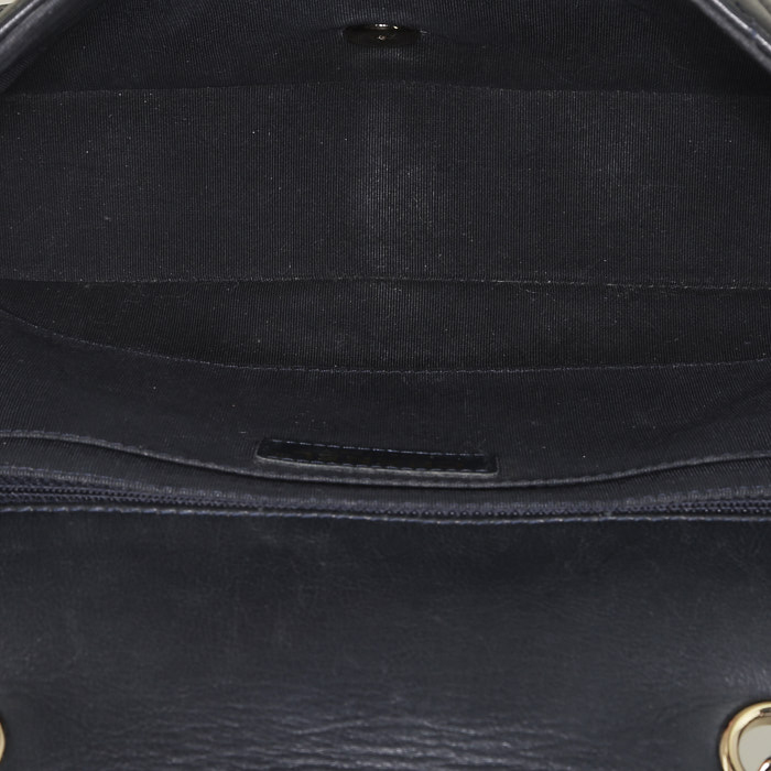 Borsa Chanel  Mademoiselle in pelle trapuntata a zigzag blu marino - Detail D3