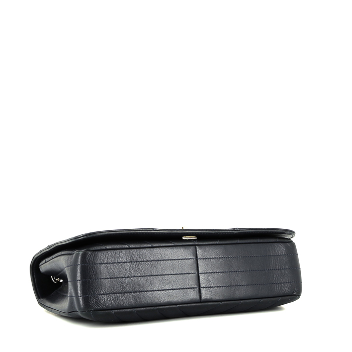 Bolso de mano Chanel  Mademoiselle en cuero acolchado con motivos de espigas azul marino - Detail D5