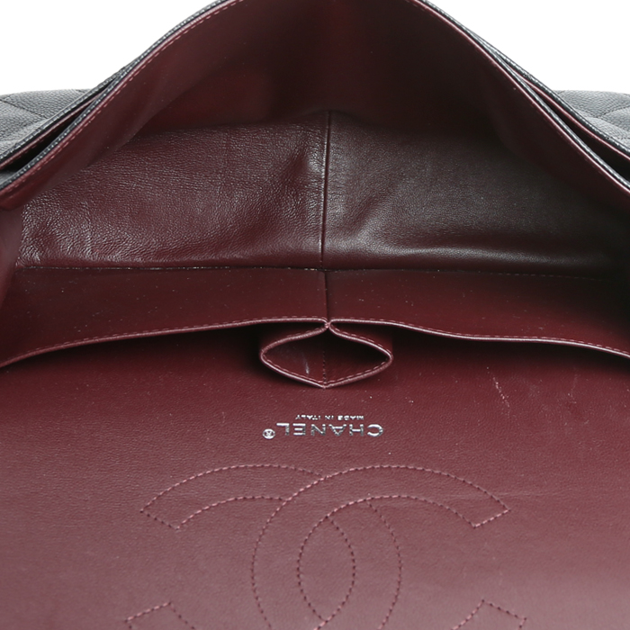 Bolso bandolera Chanel Timeless Jumbo en cuero granulado acolchado negro - Detail D3