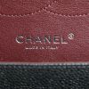 Sac bandoulière Chanel  Timeless Jumbo en cuir grainé matelassé noir - Detail D4 thumbnail