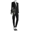 Bolso bandolera Chanel  Gabrielle  modelo mediano  en cuero acolchado negro - Detail D2 thumbnail