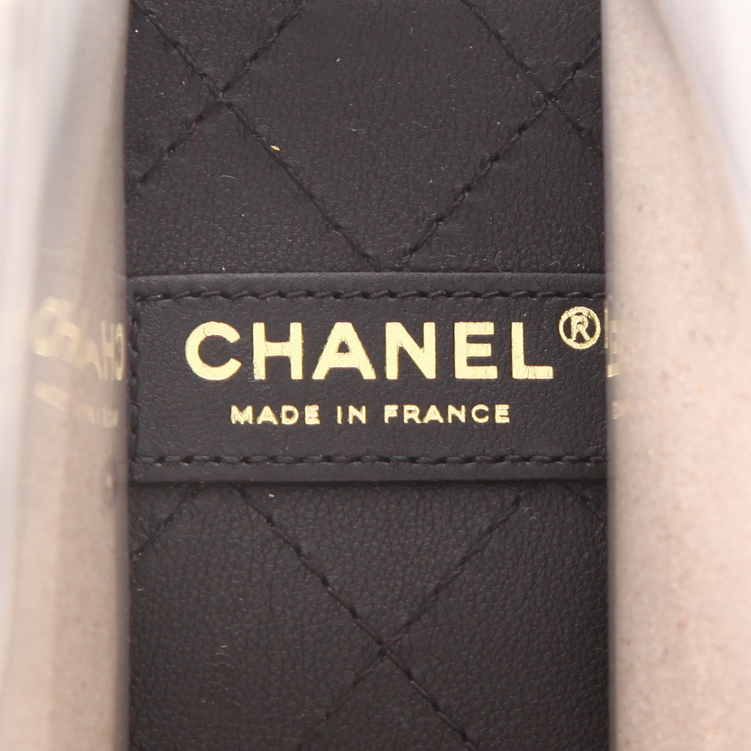 Chanel  Timeless handbag  in transparent vinyl  and black leather - Detail D2