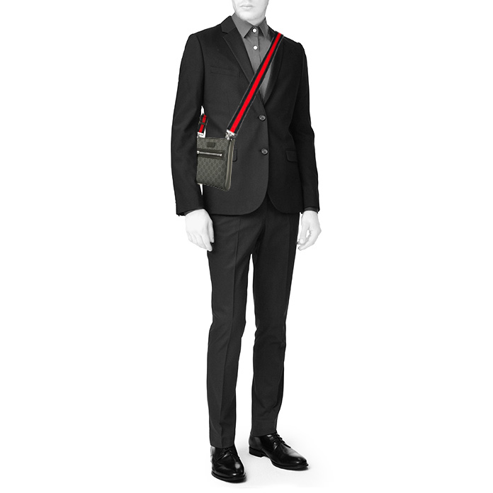 Sac bandoulière Gucci  Suprême GG en toile monogram grise et cuir noir - Detail D1