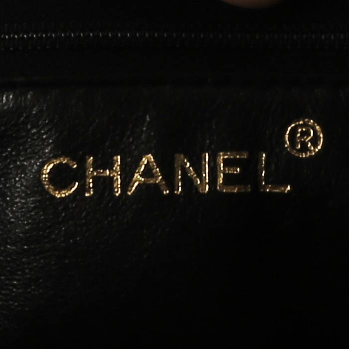 Chanel  Camera handbag  in black quilted leather - Detail D3