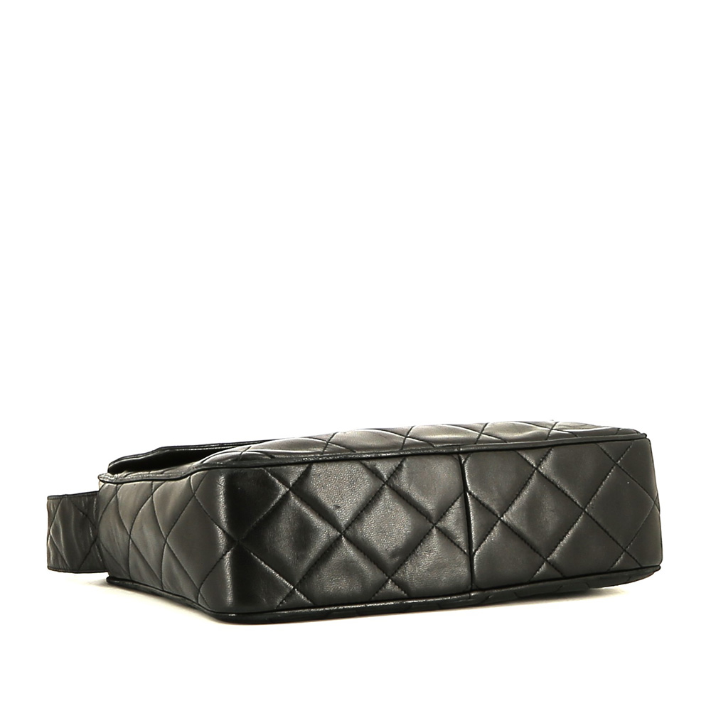 Chanel  Camera handbag  in black quilted leather - Detail D4