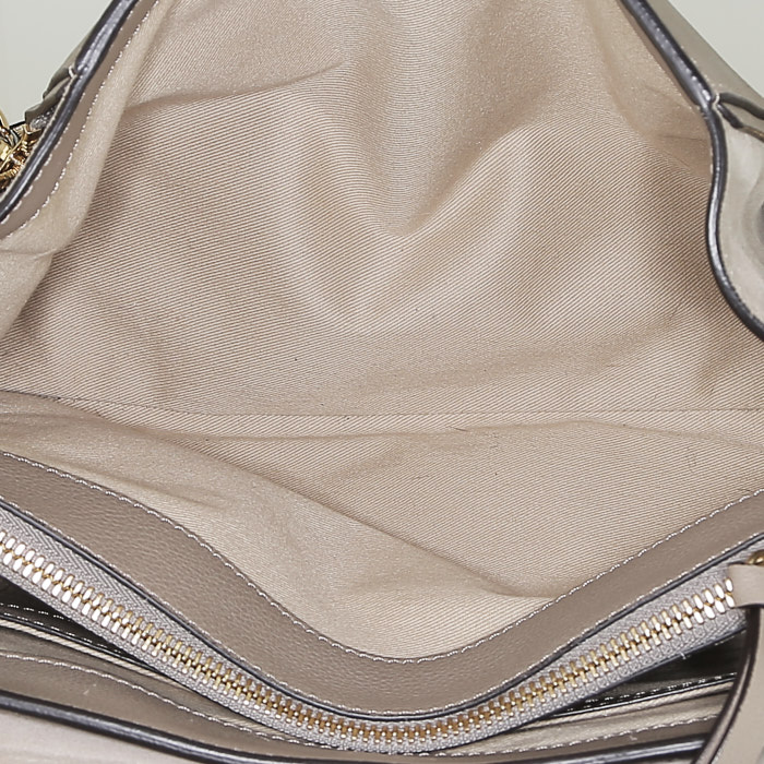 Bolso de mano Chloé  Fay Day en cuero color topo - Detail D3